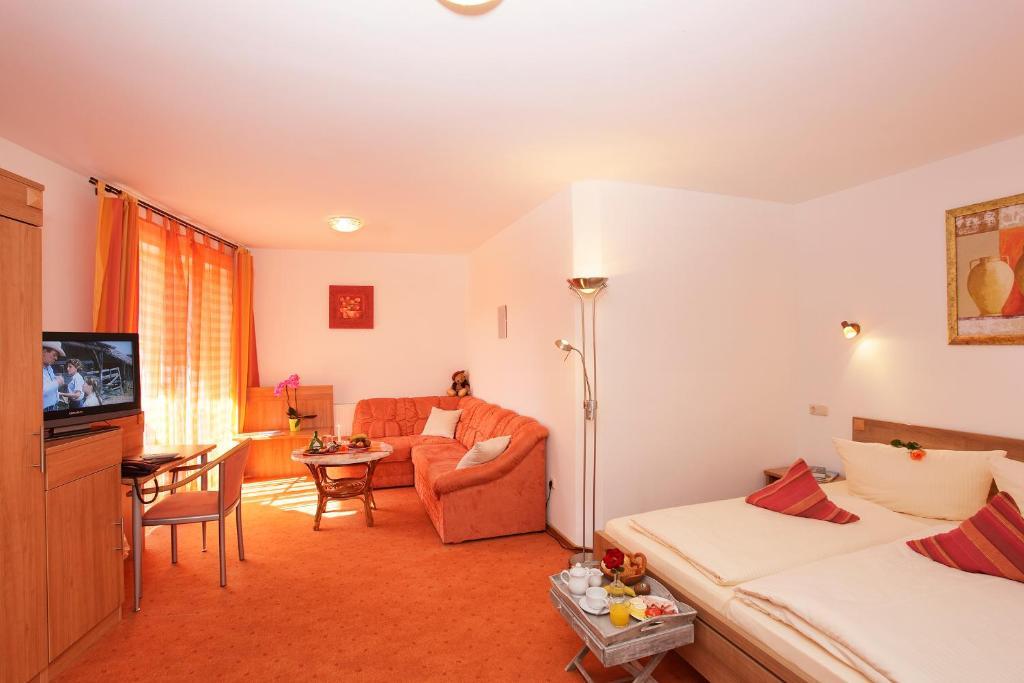Land- Und Aktivhotel Altmuehlaue Bad Rodach Oda fotoğraf