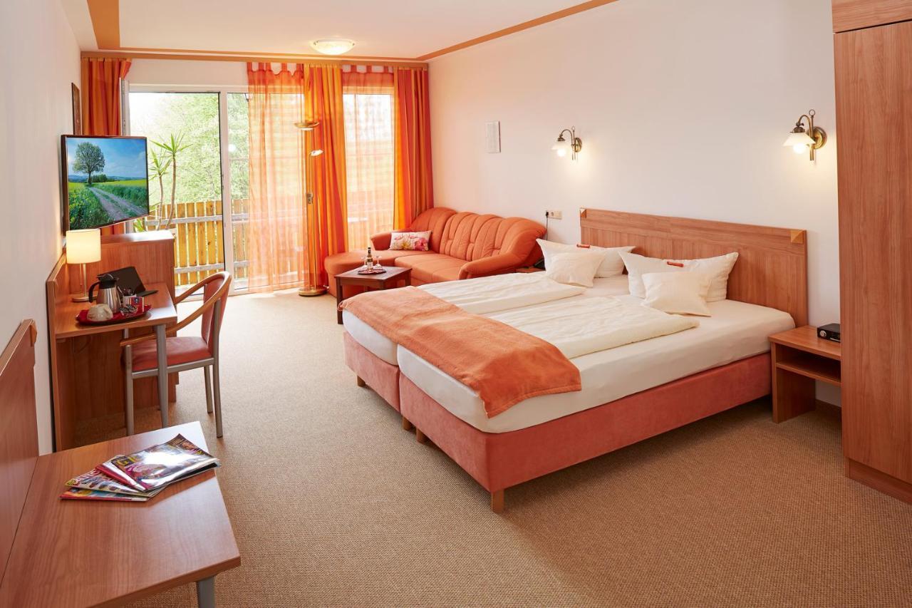 Land- Und Aktivhotel Altmuehlaue Bad Rodach Dış mekan fotoğraf