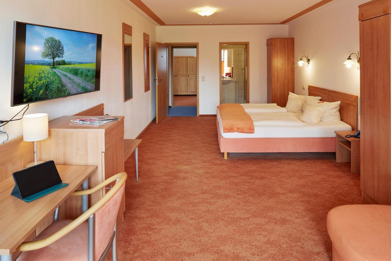 Land- Und Aktivhotel Altmuehlaue Bad Rodach Dış mekan fotoğraf