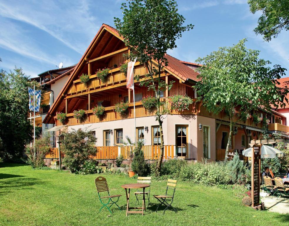 Land- Und Aktivhotel Altmuehlaue Bad Rodach Dış mekan fotoğraf